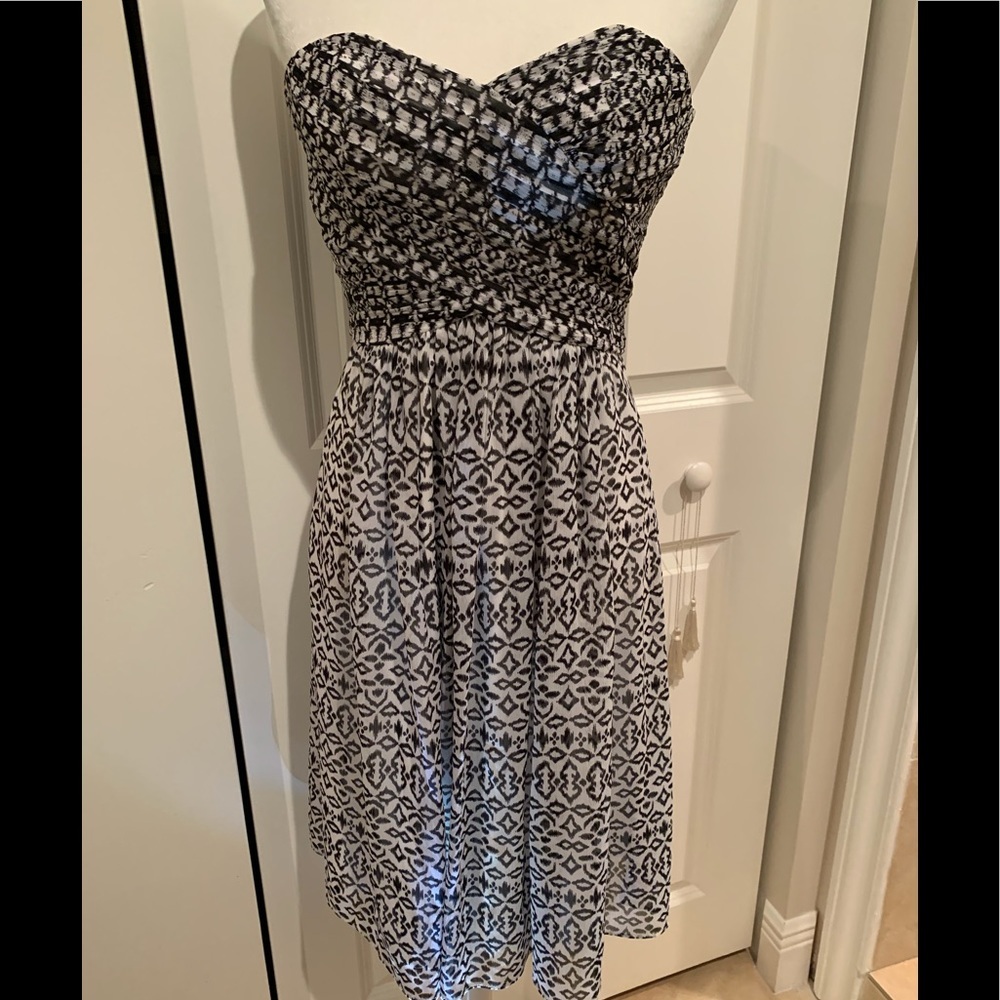 WHBM Strapless Geometric Design Black/White Dress